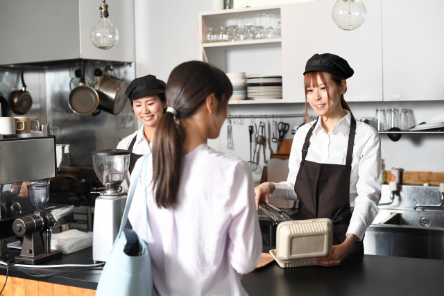飲食店ユニフォームを外注するメリットとは？