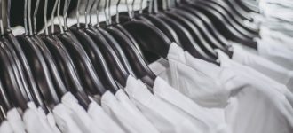 Tシャツの生地選び完全ガイド｜厚さ・素材・着心地の違いとは？