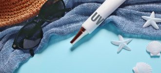 ショールとストールの違いを徹底解説｜使い分け方とおしゃれな着こなし術